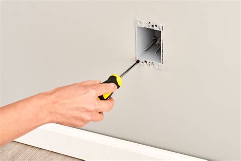 cut in electrical box|installing electrical box in drywall.